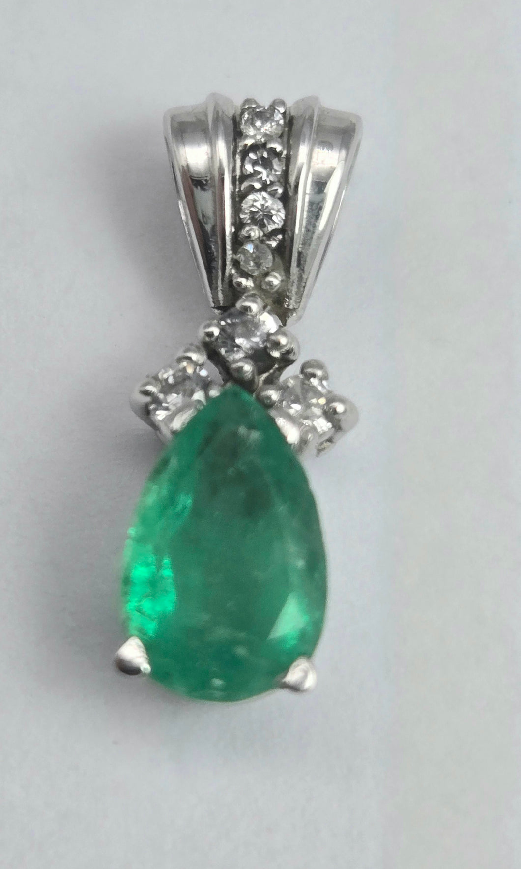2069: Vintage 18ct White Gold Pear Cut Emerald Diamonds Pendant- Petite perfection.