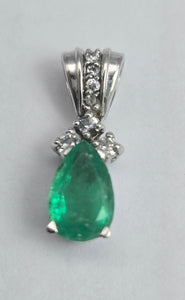2069: Vintage 18ct White Gold Pear Cut Emerald Diamonds Pendant- Petite perfection.