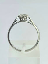 Cargar imagen en el visor de la galería, 2074: Vintage: Platinum Brilliant Cut Diamond (0.63ct) Solitaire Ring - Superb
