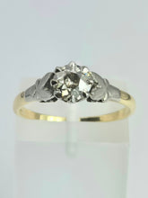 Cargar imagen en el visor de la galería, 2075: Vintage: 18ct Gold (0.63ct) Round Cut Diamond Solitaire Set in Platinum- Marvellous
