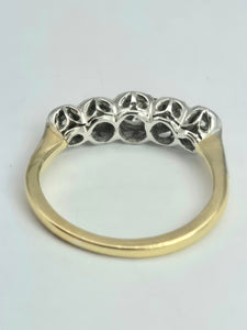 2106: Vintage: 18ct Gold natural Diamonds (0.69ct) 5-Stone Ring- Splendid