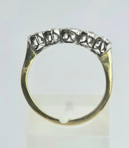 2106: Vintage: 18ct Gold natural Diamonds (0.69ct) 5-Stone Ring- Splendid