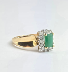 2140: Vintage;: 14ct Gold Emerald Cut Emerald (0.79ct) 14 Diamonds (0.43ct) Ring - LUSH