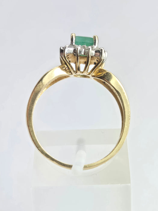 2140: Vintage;: 14ct Gold Emerald Cut Emerald (0.79ct) 14 Diamonds (0.43ct) Ring - LUSH