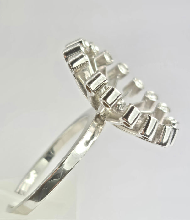 2201 Vintage: 18ct White Gold Diamond Sunray Cluster Ring