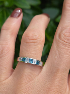 1906: Vintage; 18ct White Gold Blue & White Diamonds Stacker/Dress Ring- something specia