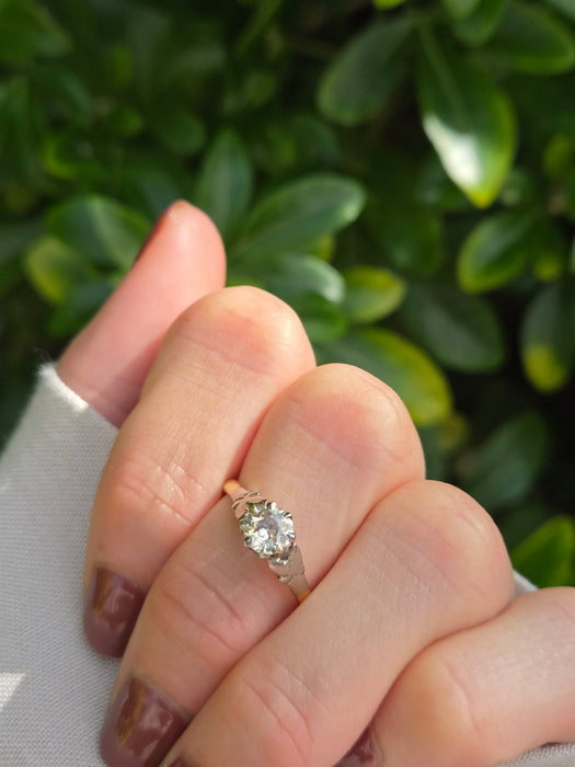 2075: Vintage: 18ct Gold (0.63ct) Round Cut Diamond Solitaire Set in Platinum- Marvellous