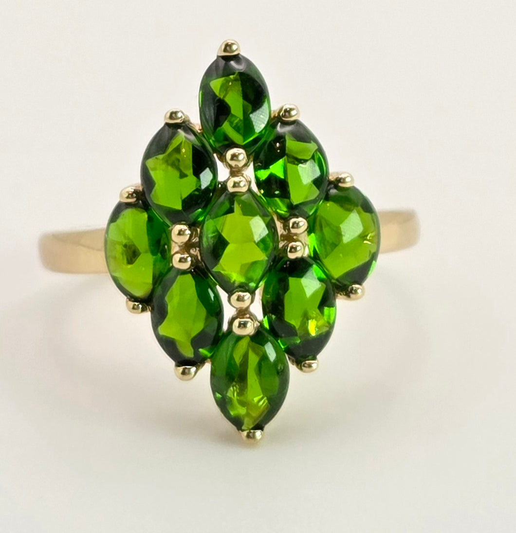 2126: Vintage: 9ct Gold Green Diopsides Geometric Cocktail Ring- she scintillates 