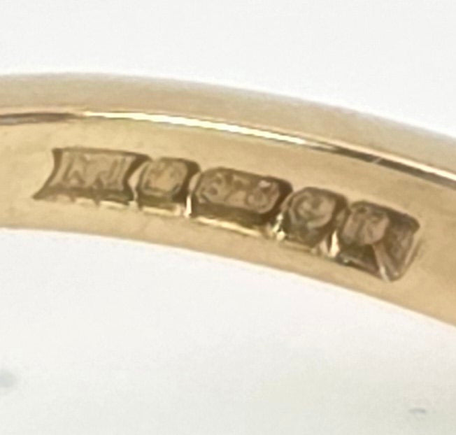 2152: Vintage: 9ct Gold Almandine Garnets White Opals Geometric Set Ring