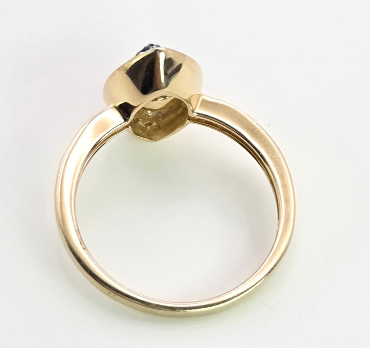 6458: Vintage 9ct Gold Blue & White Diamond Marquise Cluster Ring