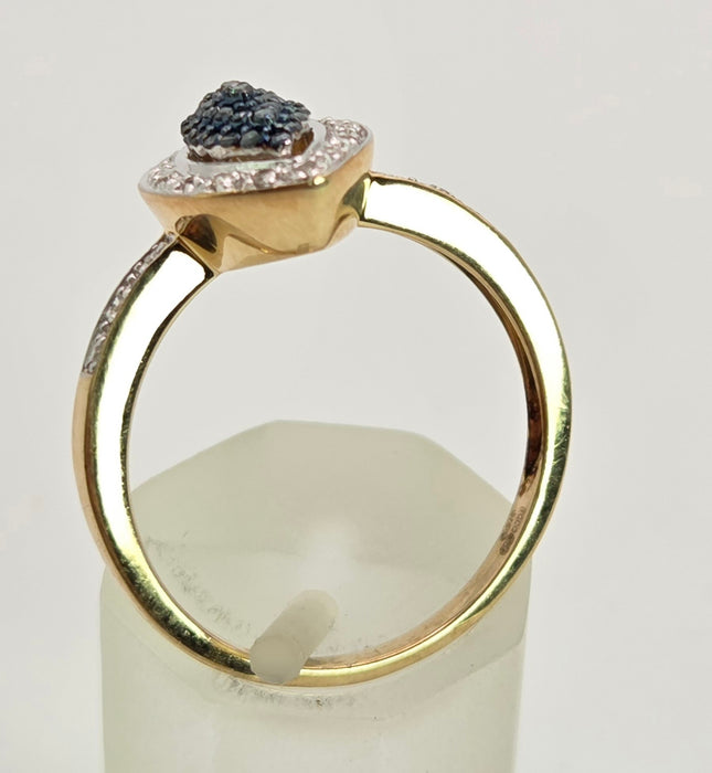 6458: Vintage 9ct Gold Blue & White Diamond Marquise Cluster Ring