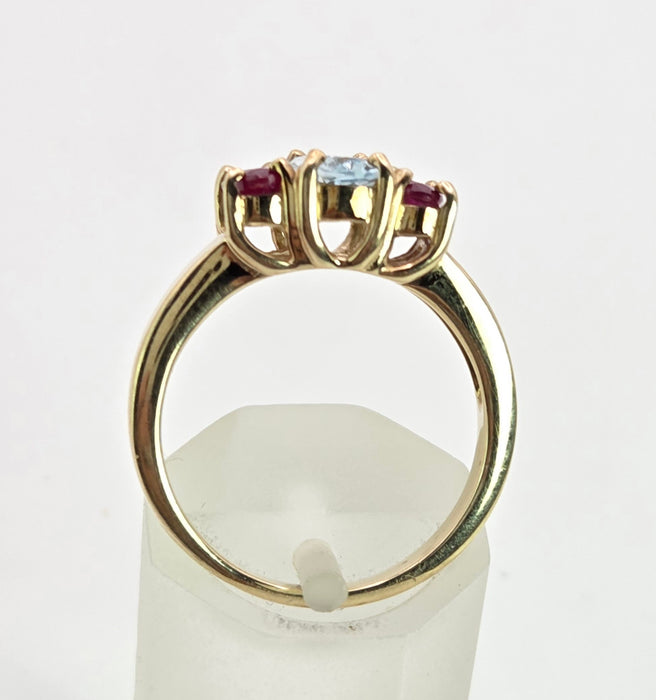 2160: Vintage; 9ct Gold Blue Aquamarine Scarlet Red Topaz Dress Ring- seductive combination