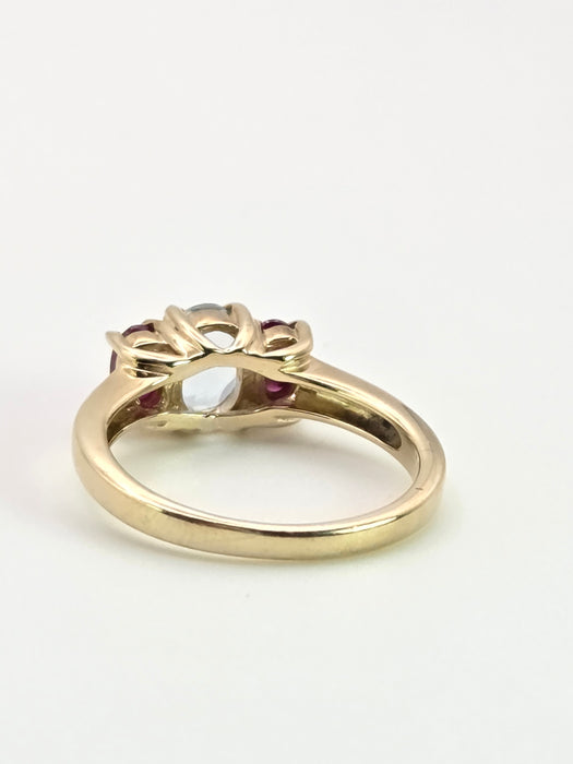 2160: Vintage; 9ct Gold Blue Aquamarine Scarlet Red Topaz Dress Ring- seductive combination