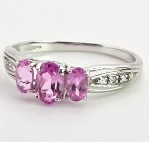 2163 :Vintage: 9ct White Gold Pink Sapphires Diamonds Ring- Petite, sparkling beauty