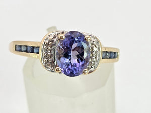 Vintage; 9ct Gold Violet Blue Tanzanite 6 Natural Diamonds Dress Ring