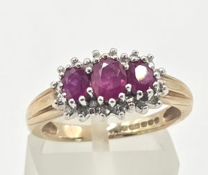 2160: Vintage; 9ct Gold Blue Aquamarine Scarlet Red Topaz Dress Ring- seductive combination