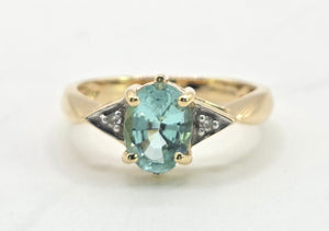 2182: Vintage: 18ct Gold Sky  Blue Aquamarine Diamonds Dress Ring- lovely cut & colours