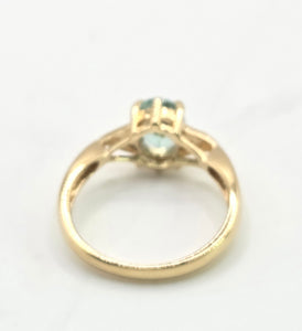 2182: Vintage: 18ct Gold Sky  Blue Aquamarine Diamonds Dress Ring- lovely cut & colours