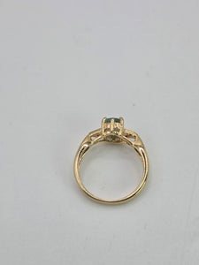 2182: Vintage: 18ct Gold Sky  Blue Aquamarine Diamonds Dress Ring- lovely cut & colours