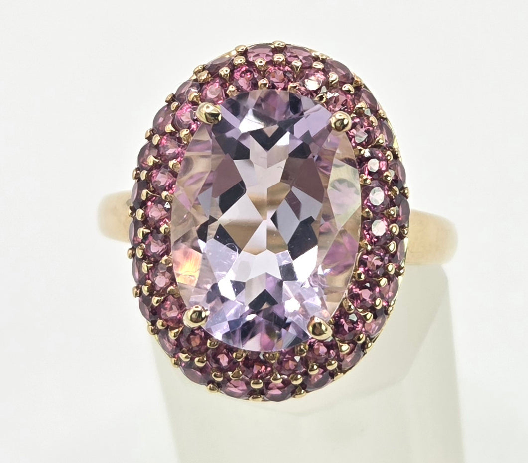 2185:    Vintage; 9ct Gold Lilac Amethysts Garnets Halo Cluster Ring