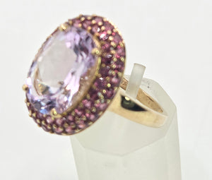 2185:    Vintage; 9ct Gold Lilac Amethysts Garnets Halo Cluster Ring