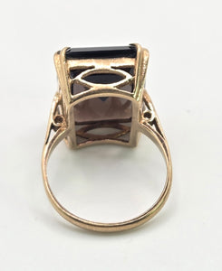 2187: Vintage: 9ct Gold Large Emerald Cut Gignac Quartz Ring - From 1969