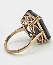 Load image into Gallery viewer, 2187: Vintage: 9ct Gold Large Emerald Cut Gignac Quartz Ring - From 1969
