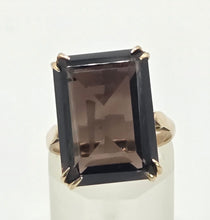 Load image into Gallery viewer, 2187: Vintage: 9ct Gold Large Emerald Cut Gignac Quartz Ring - From 1969

