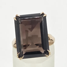 Load image into Gallery viewer, 2187: Vintage: 9ct Gold Large Emerald Cut Gignac Quartz Ring - From 1969
