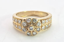 Cargar imagen en el visor de la galería, 1872: Vintage: 18ct Gold 25 Diamonds Cluster Ring - sparkling symmetry
