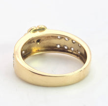 Cargar imagen en el visor de la galería, 1872: Vintage: 18ct Gold 25 Diamonds Cluster Ring - sparkling symmetry
