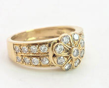 Cargar imagen en el visor de la galería, 1872: Vintage: 18ct Gold 25 Diamonds Cluster Ring - sparkling symmetry
