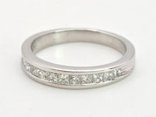 Cargar imagen en el visor de la galería, 1988 Vintage: 18ct White Gold 12 Princess Cut Natural Sparkling Diamonds Half-Eternity/Stacker Ring

