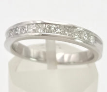 Cargar imagen en el visor de la galería, 1988 Vintage: 18ct White Gold 12 Princess Cut Natural Sparkling Diamonds Half-Eternity/Stacker Ring
