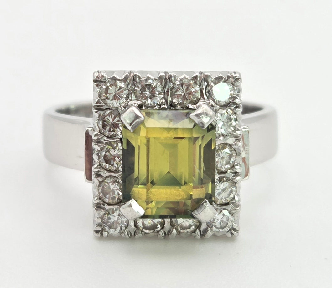 Vintage: 18ct White Gold Yellow Sapphire {3.15ct) Diamonds Cocktail Ring- Platinum Set