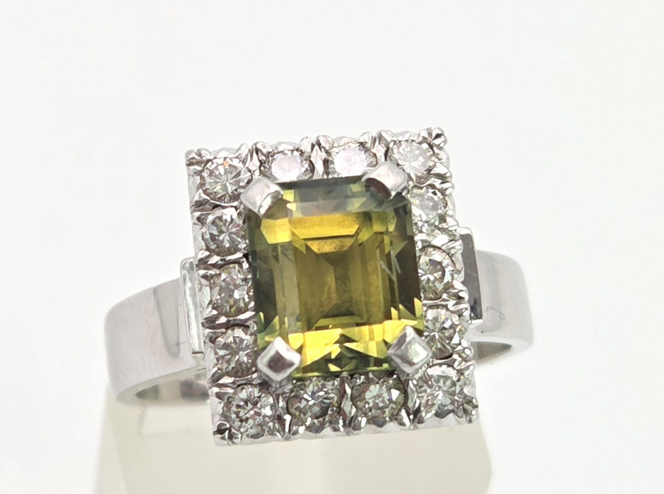 6448 Vintage: 18ct White Gold Yellow Sapphire {3.15ct) Diamonds Cocktail Ring
