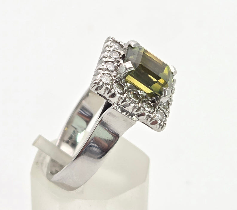 6448 Vintage: 18ct White Gold Yellow Sapphire {3.15ct) Diamonds Cocktail Ring