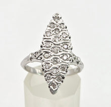 Cargar imagen en el visor de la galería, Vintage: 18ct White Gold Art Deco 12 Natural Diamonds {0.61ct} Navette Set  Ring
