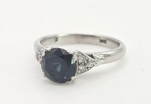 2073: Vintage: 14ct White Gold French Blue Sapphire 6 Diamonds Trefoil Set Ring