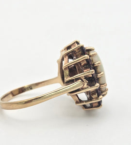 Vintage: Classic 9ct Gold White Opal 14 Red Garnets Flower Head Ring