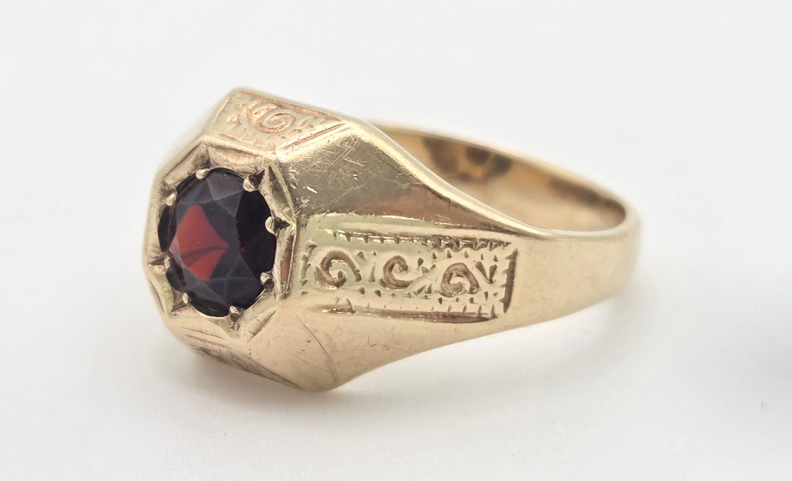 6474 Vintage: Heavy 9ct Gold Red Garnet Signet Ring- From 1972