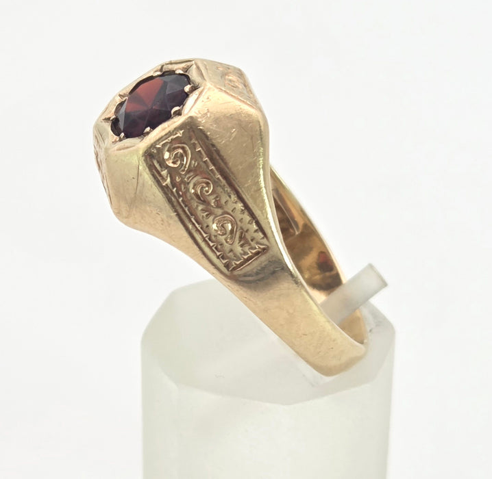 6474 Vintage: Heavy 9ct Gold Red Garnet Signet Ring- From 1972