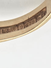 Cargar imagen en el visor de la galería, Vintage: Heavy 9ct Gold Red Garnet Signet Ring- From 1972

