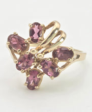 Cargar imagen en el visor de la galería, Vintage Abstract 9ct Gold Rubellites Cluster Ring- Remarkable
