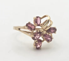Cargar imagen en el visor de la galería, Vintage Abstract 9ct Gold Rubellites Cluster Ring- Remarkable
