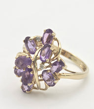 Cargar imagen en el visor de la galería, Vintage: 9ct Gold Lilac Amethysts Diamonds Floral Cluster Cocktail Ring
