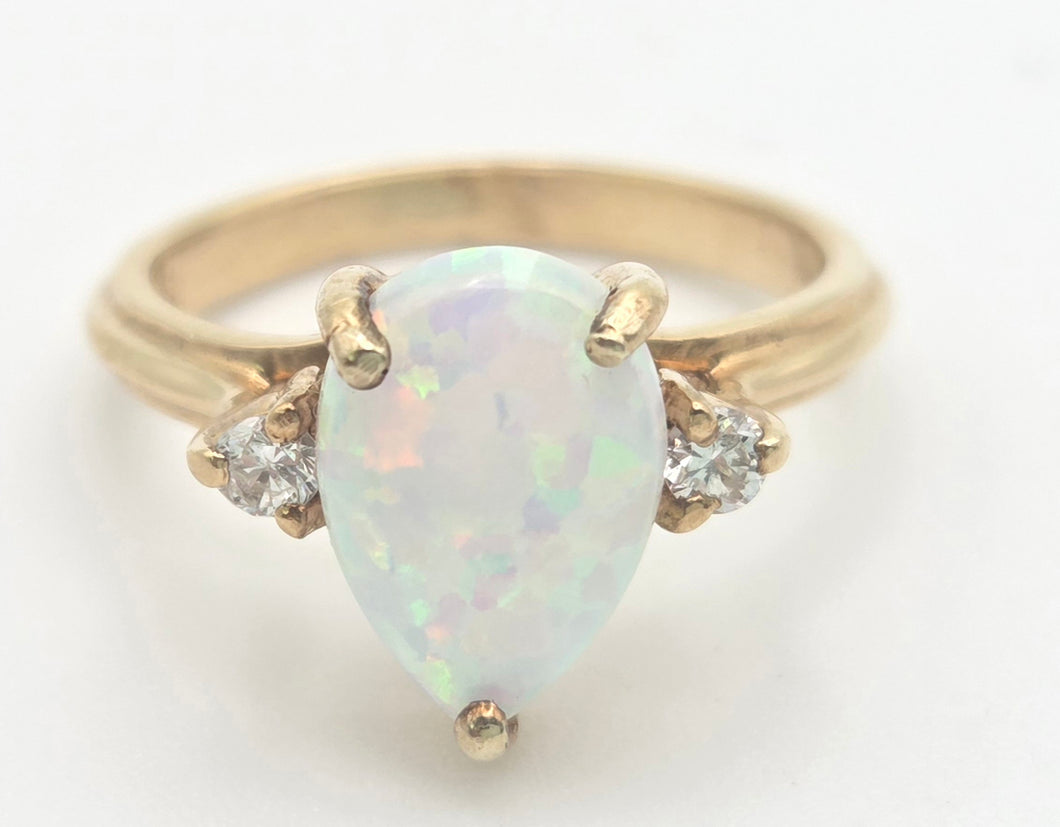 Vintage: 14ct Gold Cabochon White Opal Diamonds 3-Stone Ring