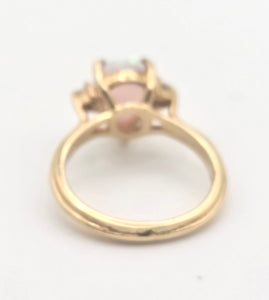 Vintage: 14ct Gold Cabochon White Opal Diamonds 3-Stone Ring