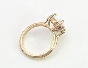 Vintage: 14ct Gold Cabochon White Opal Diamonds 3-Stone Ring