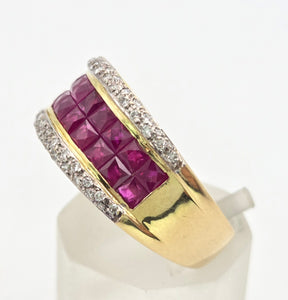 2339: Vintage: 18ct Gold Rubies Diamonds Dress Ring- Vibrant Rubies Sparkling Diamonds